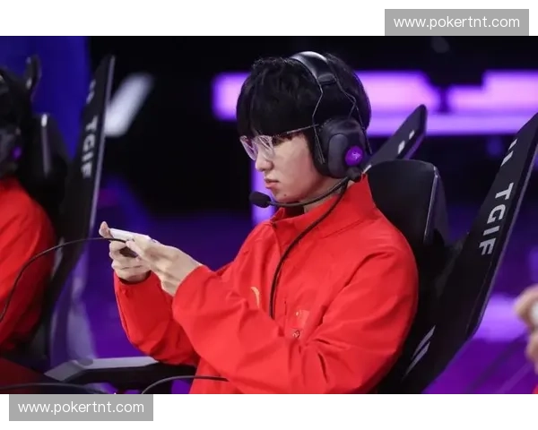 昔日中单传奇若风再战峡谷热血重燃带你回顾巅峰操作瞬间 昔日中单传奇若风再战峡谷热血重燃带你回顾巅峰操作瞬间